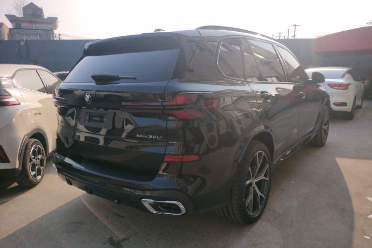 Used BMW X5 2026 Model, Facelifted xDrive 30Li Premium M Sport Night Package Rear Right 45 Deg