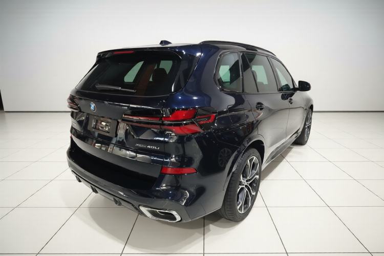 Used BMW X5 2026 Model, xDrive 40Li M Sport Night Package Rear Right 45 Deg