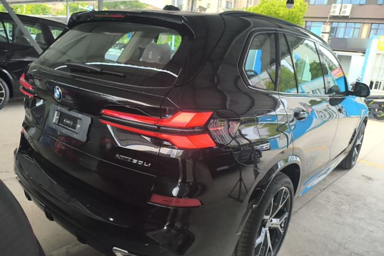Used BMW X5 2026 Model, Facelifted xDrive 30Li Premium M Sport Night Package Rear Right 45 Deg