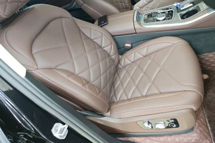 Used BMW X5 2026 Model, xDrive 30Li Prestige M Sport Night Package Right Front Seat