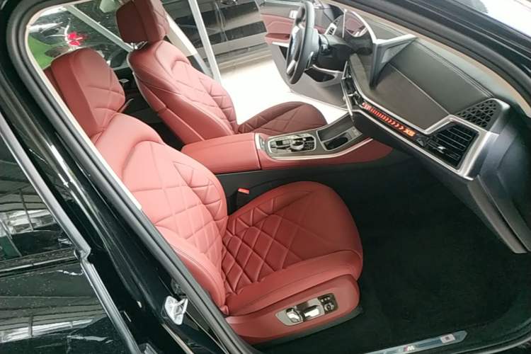 Used BMW X5 2026 Model, Facelifted xDrive 30Li Premium M Sport Night Package Right Front Seat