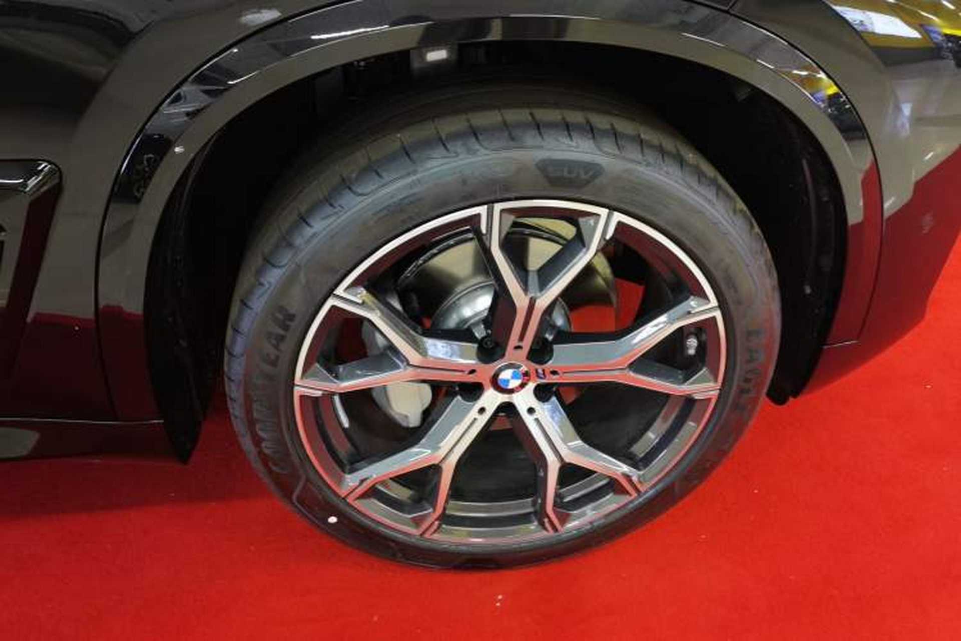 Used BMW X5 2026 Model, xDrive 30Li Prestige M Sport Night Package Right Front Wheel Hub