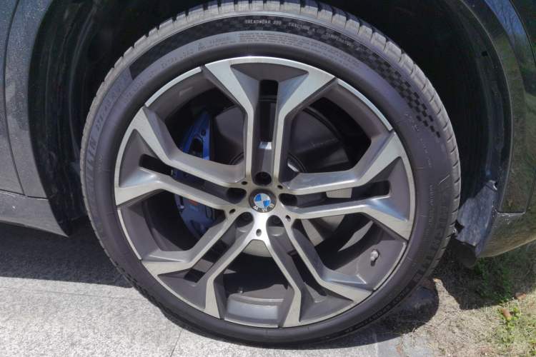 Used BMW X5 2026 Model, Facelifted xDrive 40Li M Sport Night Package Right Front Wheel Hub