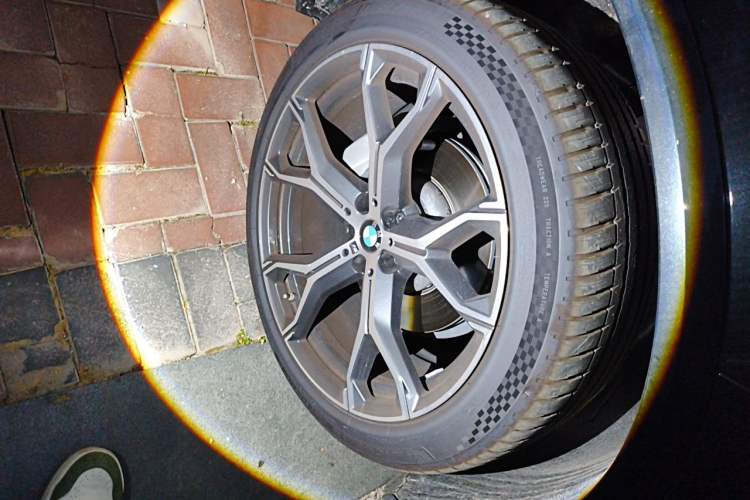 Used BMW X5 2026 Model, xDrive 30Li Prestige M Sport Night Package Right Front Wheel Hub
