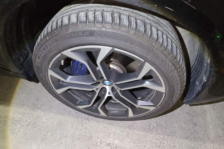 Used BMW X5 2026 Model, xDrive 40Li M Sport Night Package Right Front Wheel Hub