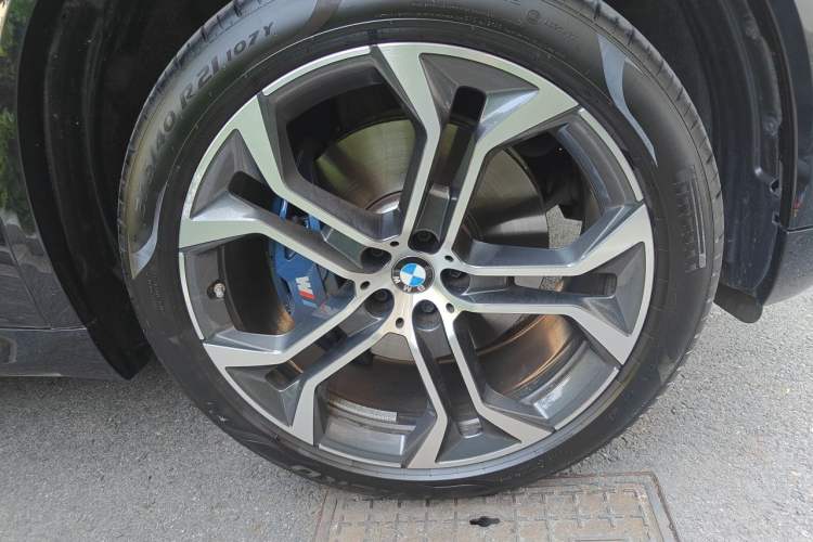 Used BMW X5 2026 Model, Facelifted xDrive 40Li M Sport Night Package Right Front Wheel Hub