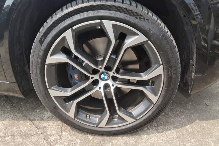 Used BMW X5 2026 Model, xDrive 40Li M Sport Night Package Right Front Wheel Hub