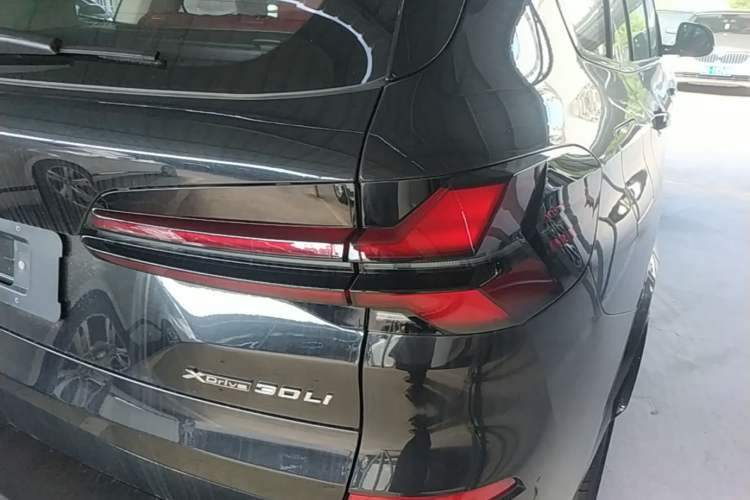 Used BMW X5 2026 Model, Facelifted xDrive 30Li Premium M Sport Night Package Right Rear Taillight