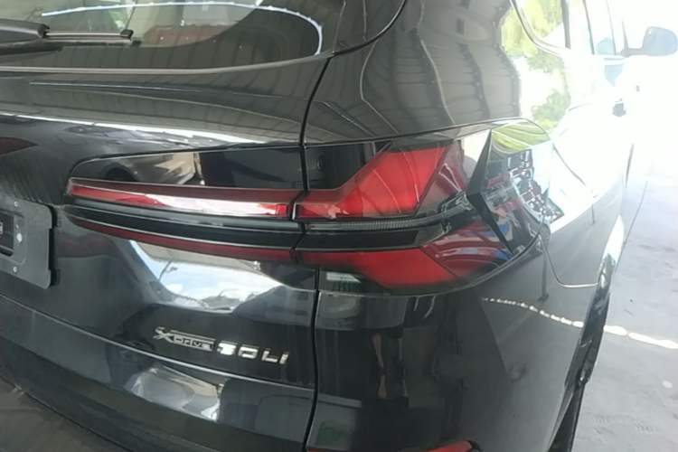Used BMW X5 2026 Model, Facelifted xDrive 30Li Premium M Sport Night Package Right Rear Taillight