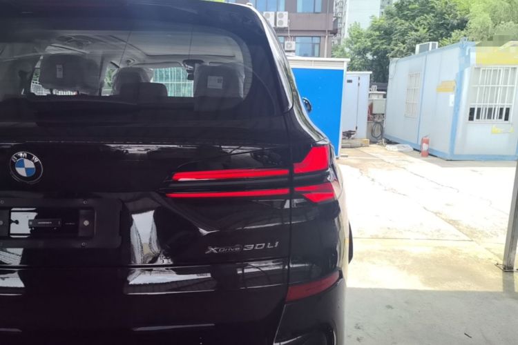 Used BMW X5 2026 Model, Facelifted xDrive 30Li Premium M Sport Night Package Right Rear Taillight