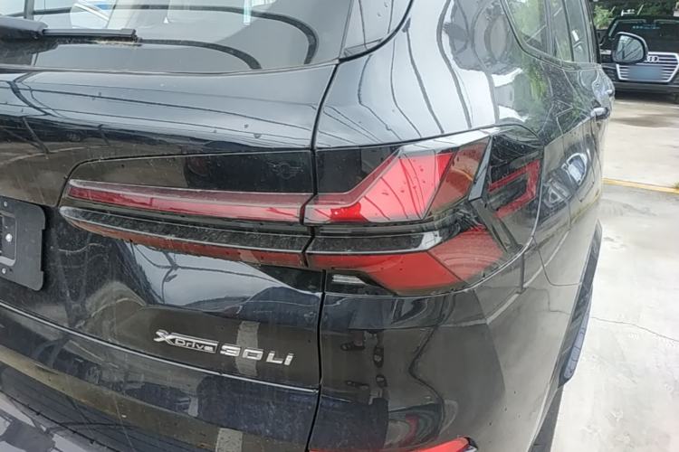 Used BMW X5 2026 Model, Facelifted xDrive 30Li Premium M Sport Night Package Right Rear Taillight