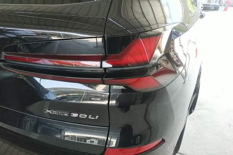 Used BMW X5 2026 Model, Facelifted xDrive 30Li Premium M Sport Night Package Right Rear Taillight