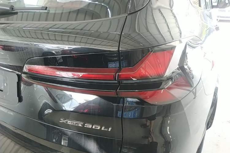 Used BMW X5 2026 Model, Facelifted xDrive 30Li Premium M Sport Night Package Right Rear Taillight