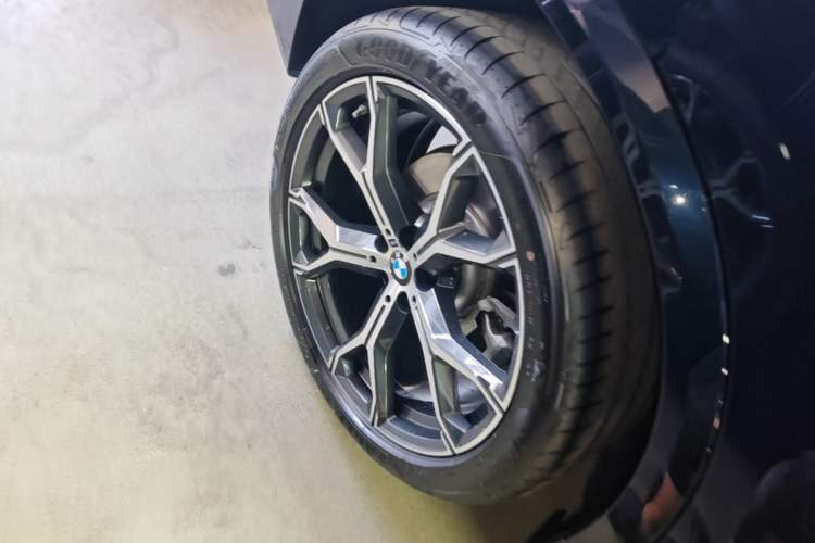 Used BMW X5 2026 Model, xDrive 30Li Prestige M Sport Night Package Right Rear Wheel Hub