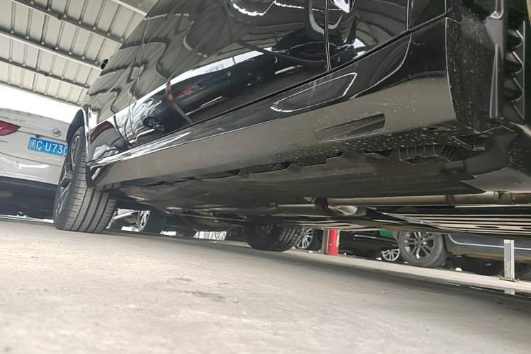 Used BMW X5 2026 Model, xDrive 30Li Prestige M Sport Night Package Right Side Sill