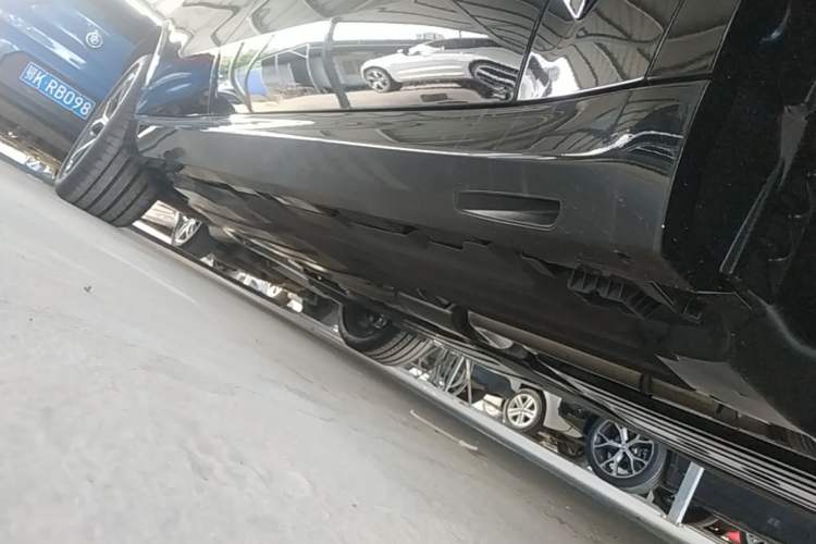 Used BMW X5 2026 Model, Facelifted xDrive 30Li Premium M Sport Night Package Right Side Sill