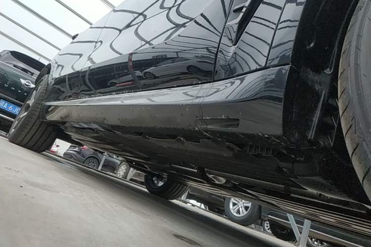 Used BMW X5 2026 Model, Facelifted xDrive 30Li Premium M Sport Night Package Right Side Sill