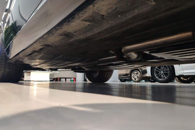Used BMW X5 2026 Model, xDrive 30Li Prestige M Sport Night Package Right Side Sill