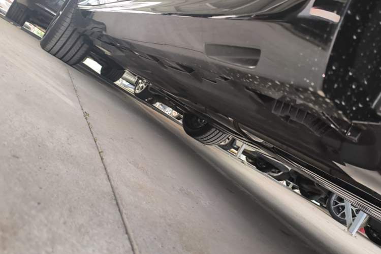Used BMW X5 2026 Model, Facelifted xDrive 30Li Premium M Sport Night Package Right Side Sill