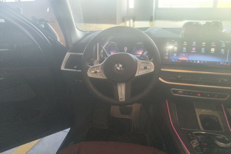 Used BMW X5 2026 Model, xDrive 30Li Prestige M Sport Night Package Steering Wheel