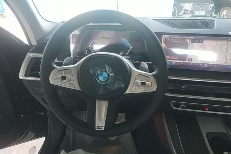Used BMW X5 2026 Model, Facelifted xDrive 30Li Premium M Sport Night Package Steering Wheel