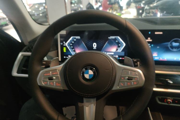 Used BMW X5 2025 Model, xDrive 30Li Prestige M Sport Night Package Steering Wheel