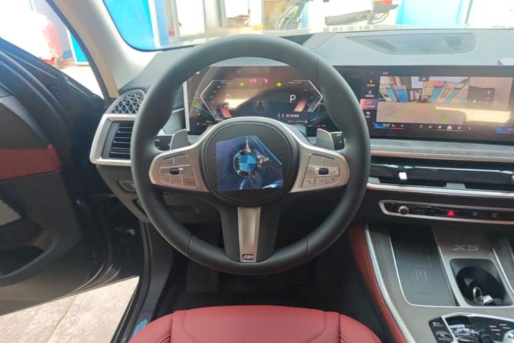 Used BMW X5 2026 Model, xDrive 30Li Prestige M Sport Night Package Steering Wheel