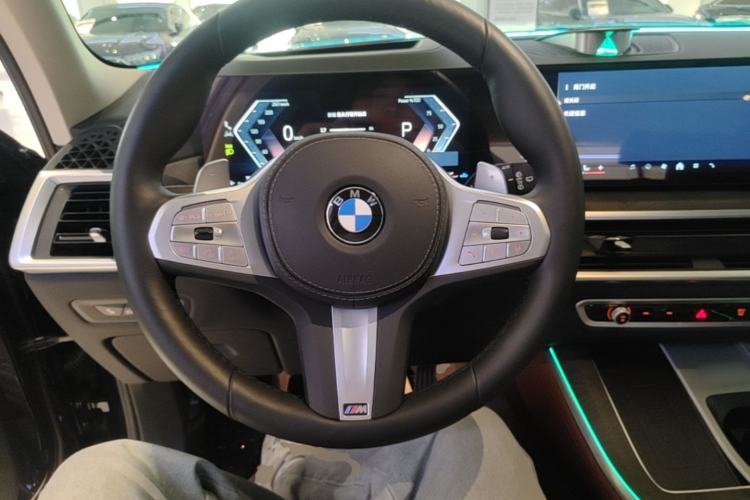 Used BMW X5 2026 Model, xDrive 30Li Prestige M Sport Night Package Steering Wheel
