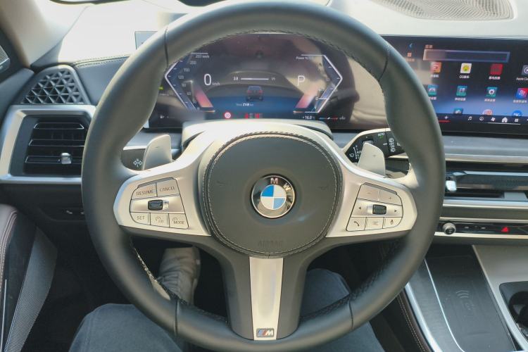 Used BMW X5 2026 Model, xDrive 30Li Prestige M Sport Night Package Steering Wheel