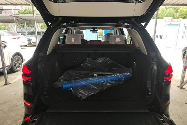 Used BMW X5 2026 Model, xDrive 30Li Prestige M Sport Night Package Trunk