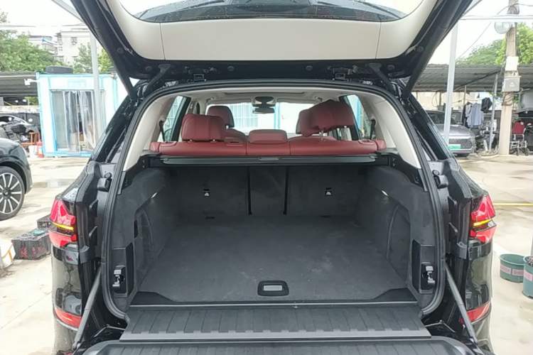 Used BMW X5 2026 Model, Facelifted xDrive 30Li Premium M Sport Night Package Trunk