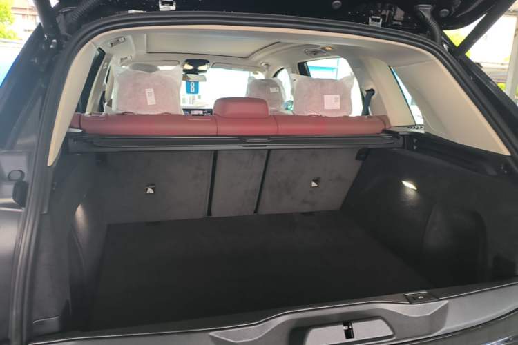 Used BMW X5 2026 Model, Facelifted xDrive 30Li Premium M Sport Night Package Trunk