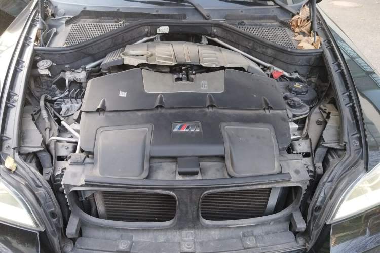 Used BMW X5 M 2010 X5 M Engine Bay