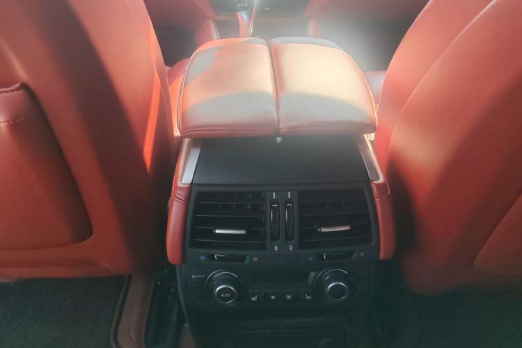 Used BMW X5 M 2010 X5 M Interior 3