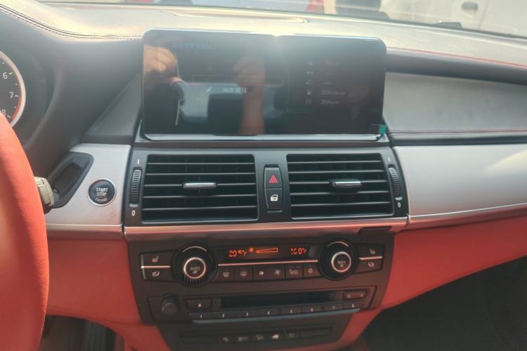 Used BMW X5 M 2010 X5 M Interior 4