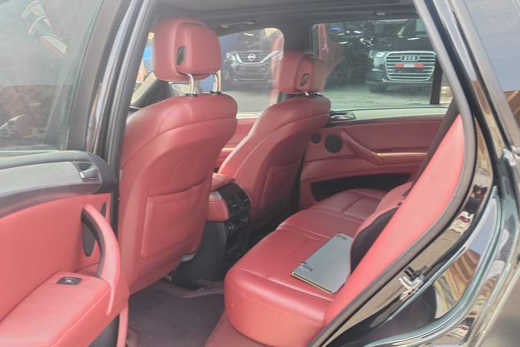 Used BMW X5 M 2010 X5 M Interior 7