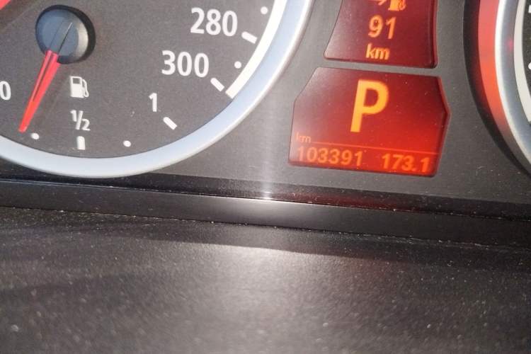 Used BMW X5 M 2010 X5 M Odometer Close Up