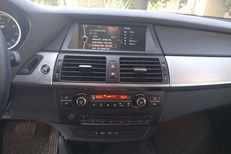 Used BMW X5 M 2010 X5 M Audio And AC Panel