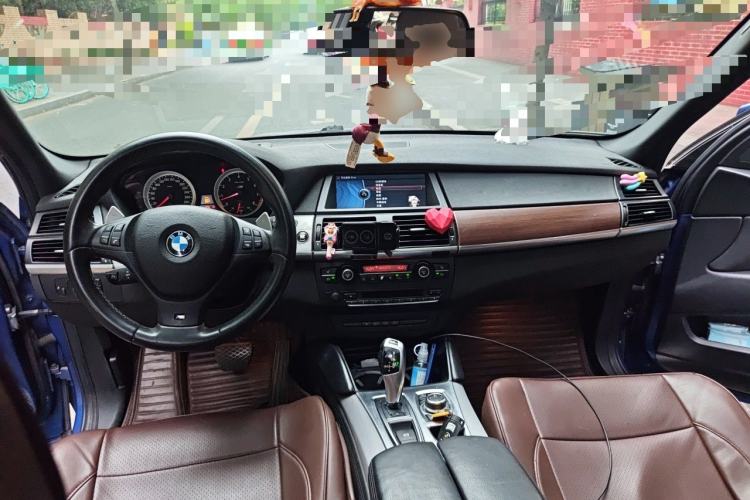 Used BMW X5 M 2010 X5 M Center Console