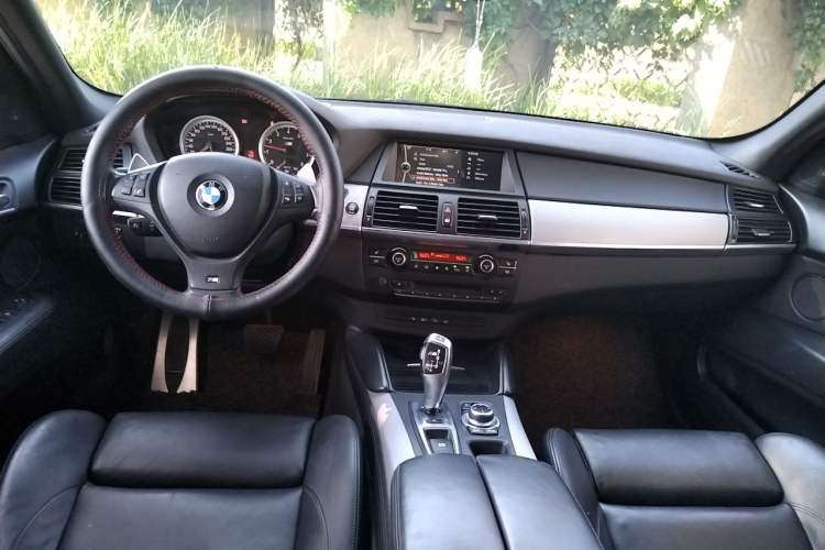 Used BMW X5 M 2010 X5 M Center Console