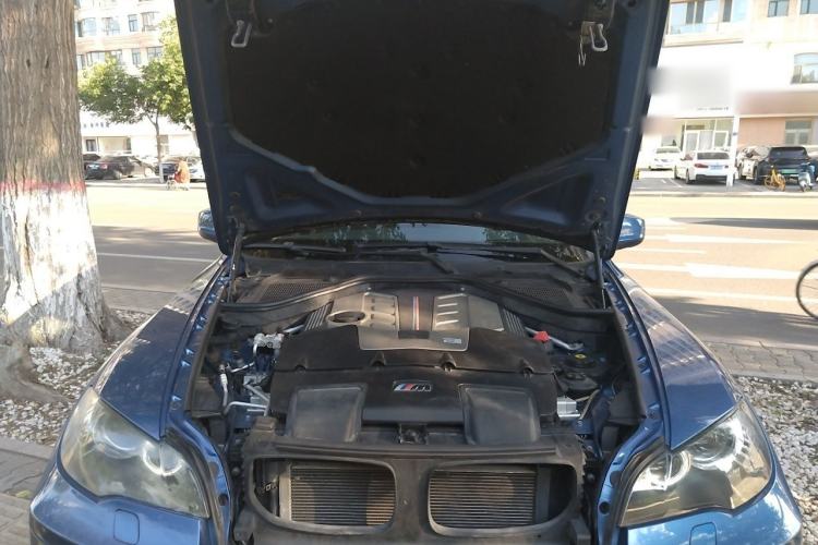 Used BMW X5 M 2010 X5 M Engine Bay