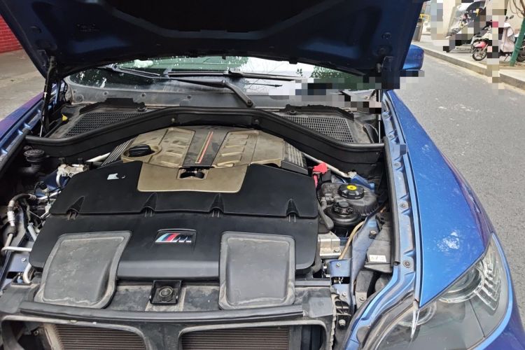 Used BMW X5 M 2010 X5 M Engine Bay Left