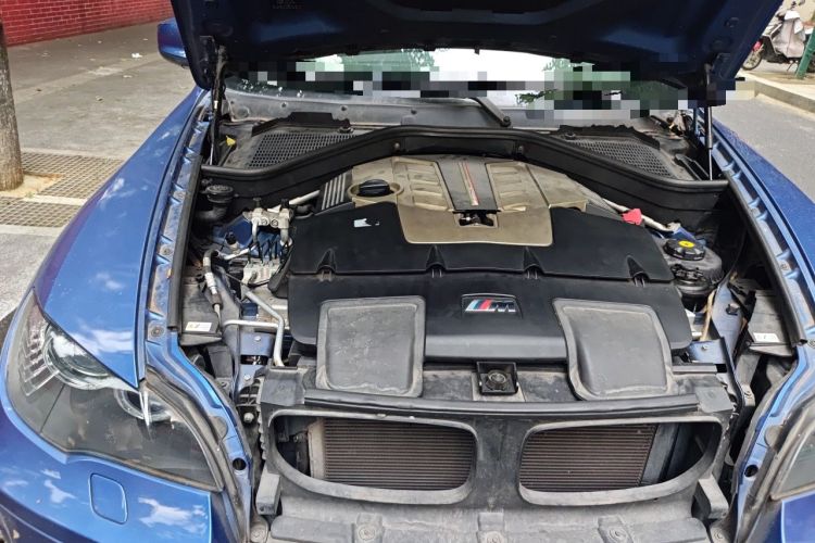 Used BMW X5 M 2010 X5 M Engine Bay Right