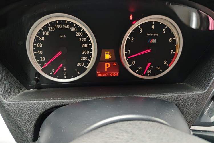 Used BMW X5 M 2010 X5 M Odometer Close Up