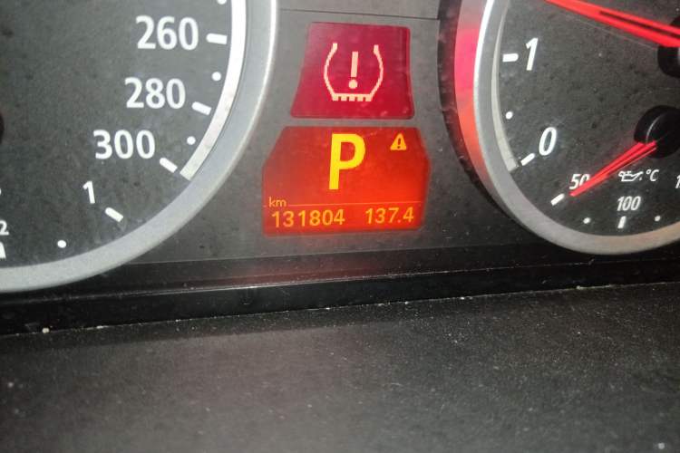 Used BMW X5 M 2010 X5 M Odometer Close Up