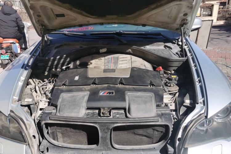 Used BMW X5 M 2010 X5 M Engine Bay
