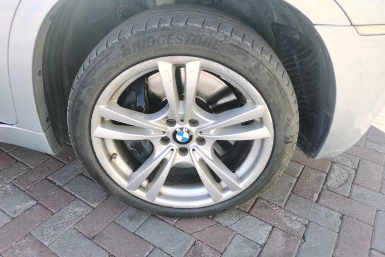 Used BMW X5 M 2010 X5 M Right Front Wheel Hub