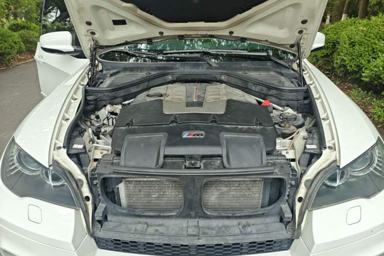 Used BMW X5 M 2010 X5 M Engine Bay