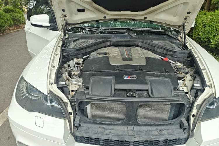 Used BMW X5 M 2010 X5 M Engine Bay Right