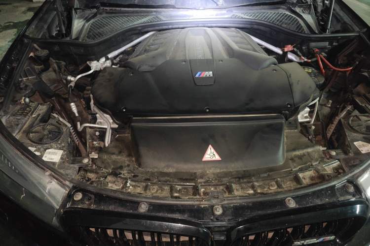 Used BMW X5 M 2015 X5 M Engine Bay